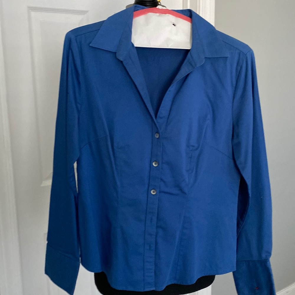Banana Republic vintage blue button down. Petite M.